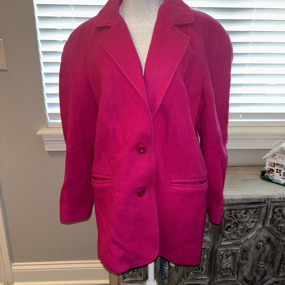 Pink Oversized Wool coat with Wide Lapels and Relaxed Fit